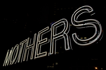 Martin Creed Work No. 1357, MOTHERS, 2012 (Neon in Chicago) (Wikimedia Commons)